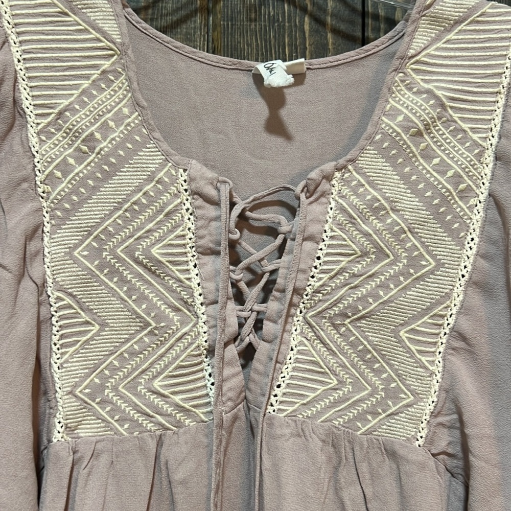 Others Follow Top M Peasant Lace Flutter Sleeve E… - image 4